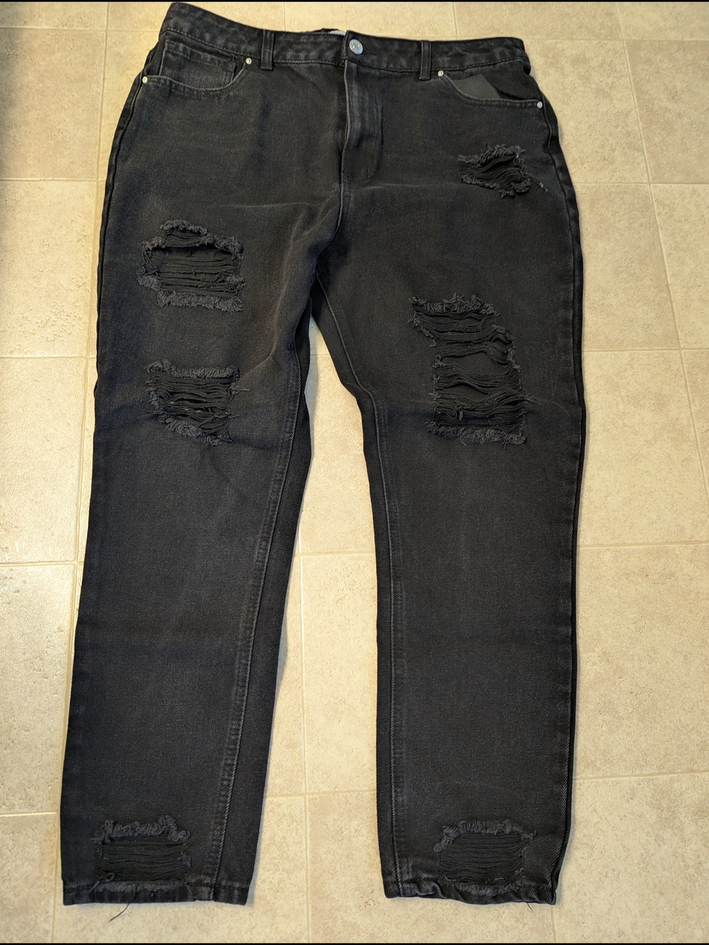 Relaxed Fit Black Distressed Women's Jeans